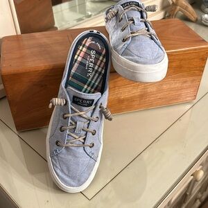 Sperry Woman’s Size 9.5 Deck Shoes